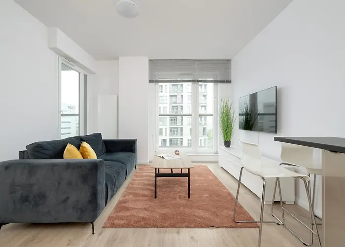 Spacious Apartment With Parking And Access To Gym And Sauna By Noclegi Renters