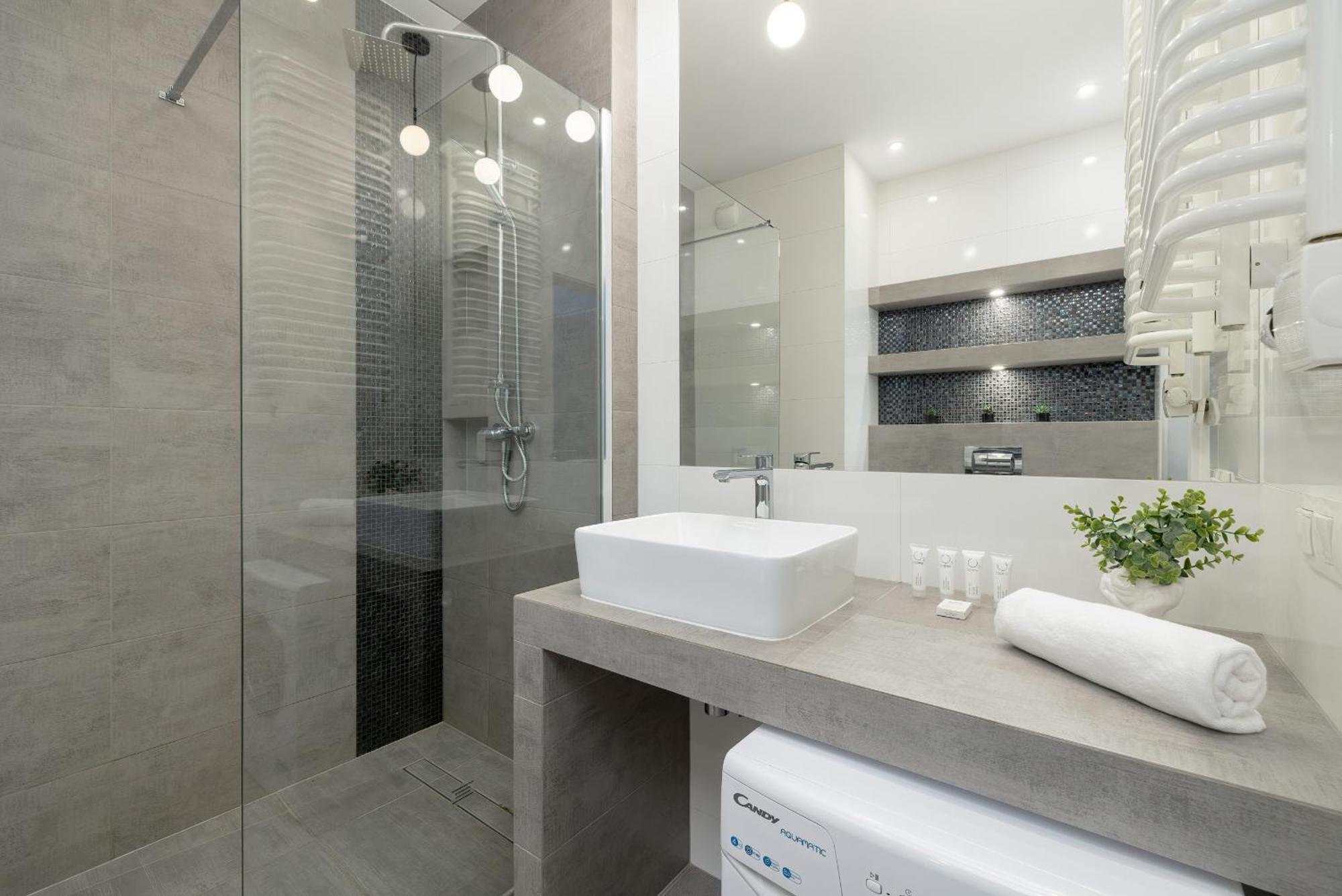 Spacious With Parking And Access To Gym And Sauna By Renters Apartment Katowice