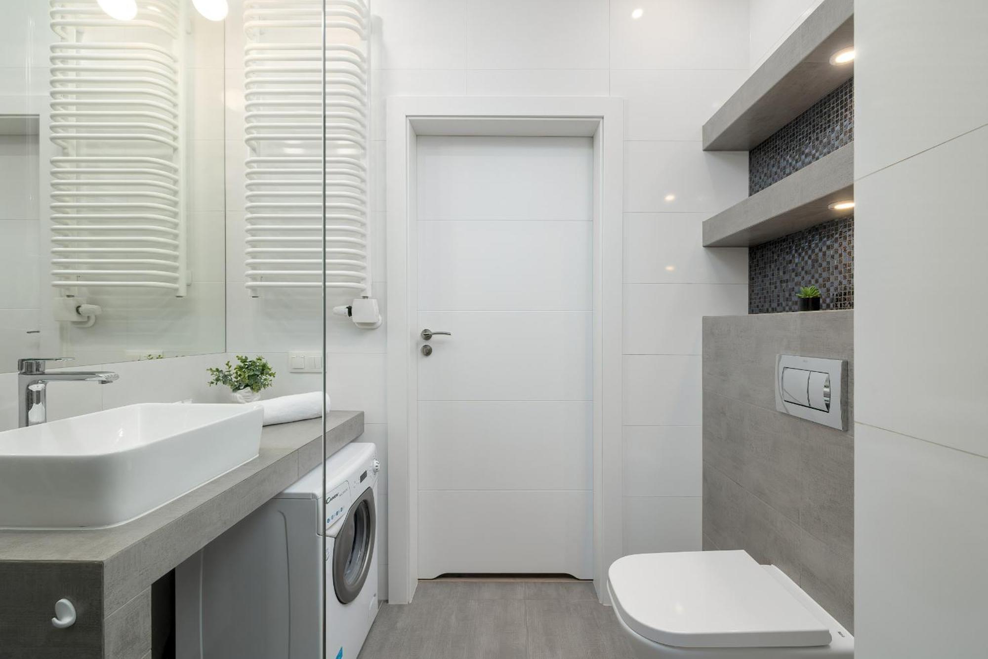 Spacious With Parking And Access To Gym And Sauna By Renters *