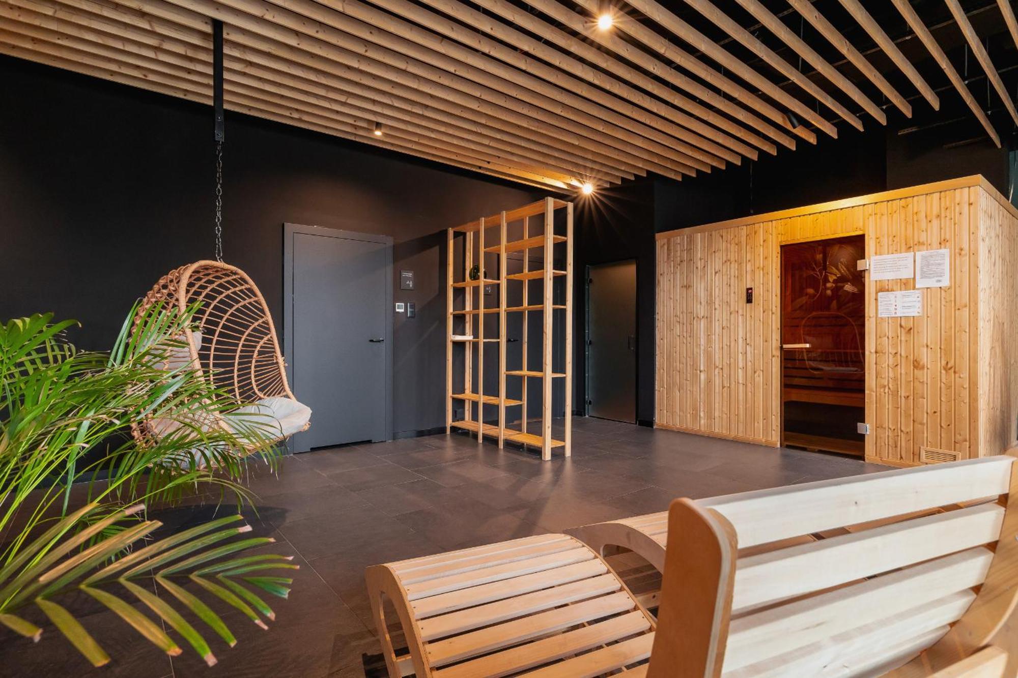 Spacious With Parking And Access To Gym And Sauna By Renters