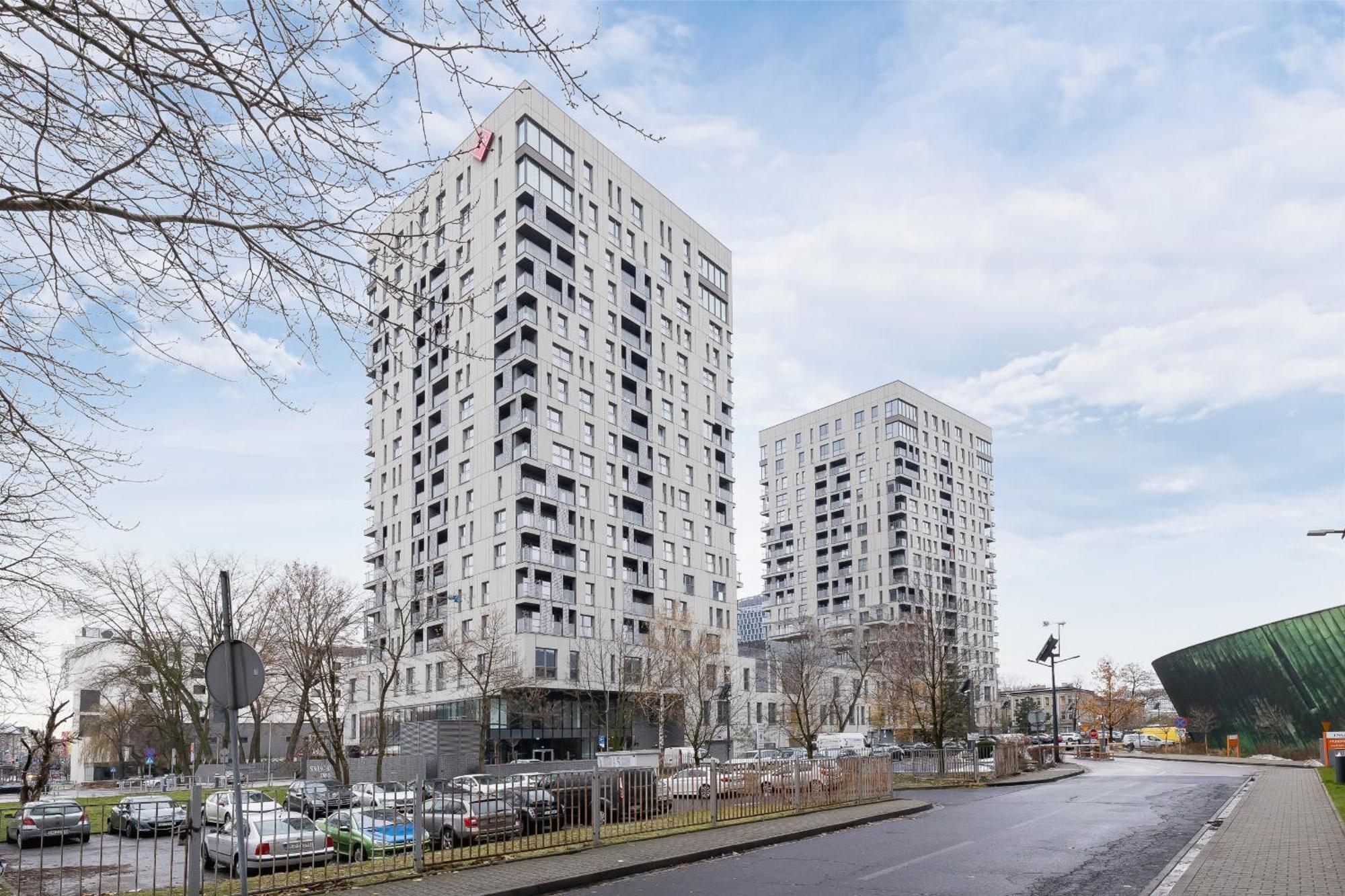 Spacious With Parking And Access To Gym And Sauna By Renters Apartment *